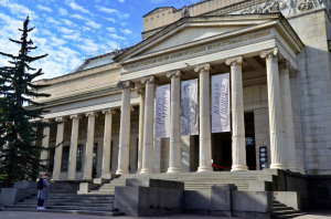 Число посетителей Пушкинского музея сократилось вдвое. Фото: Анна Быкова